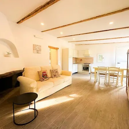 Relax House 5 Min Dal Mare Parcheggio+wifi Olbia